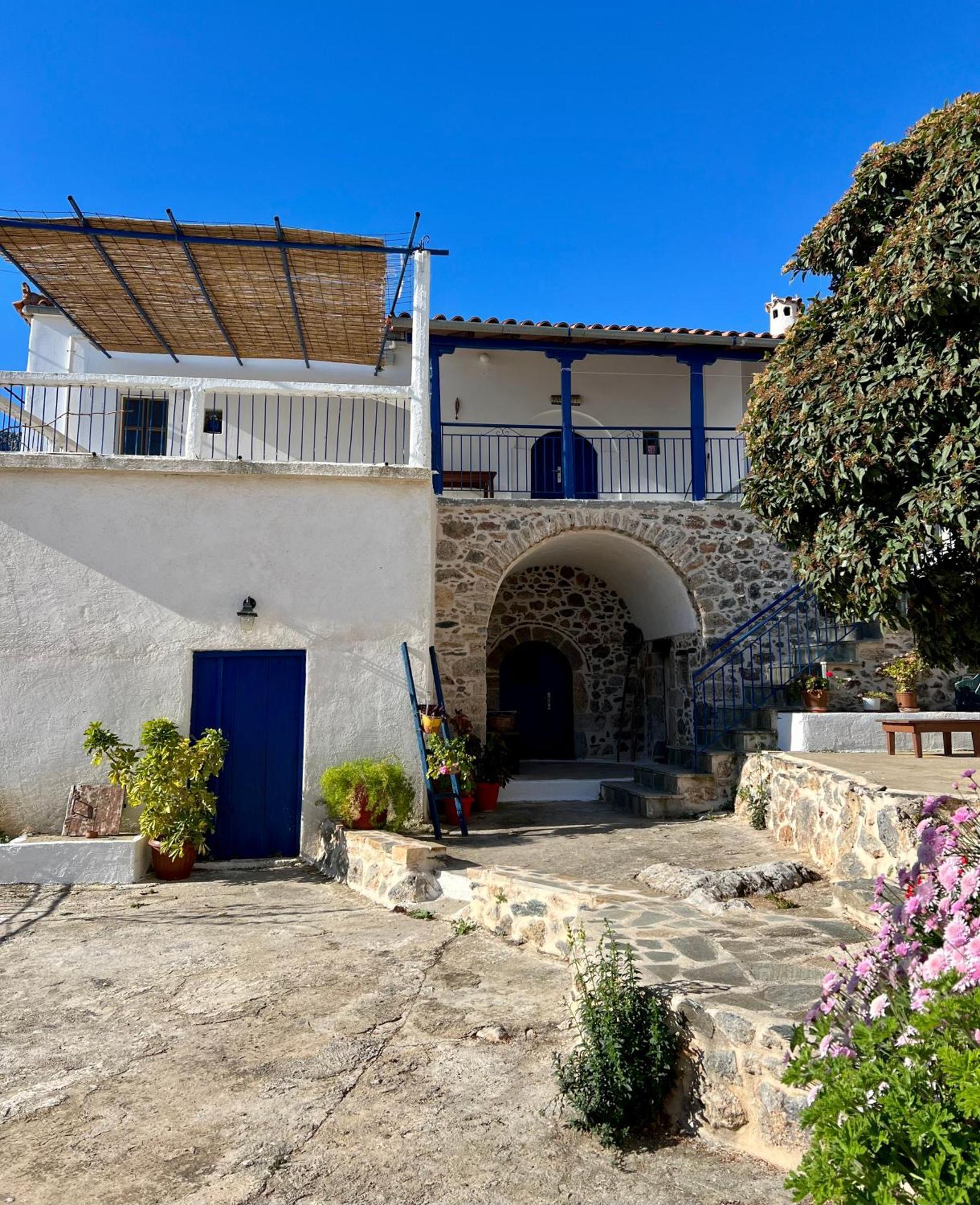 Politeika Traditional House Tirós Exteriér fotografie
