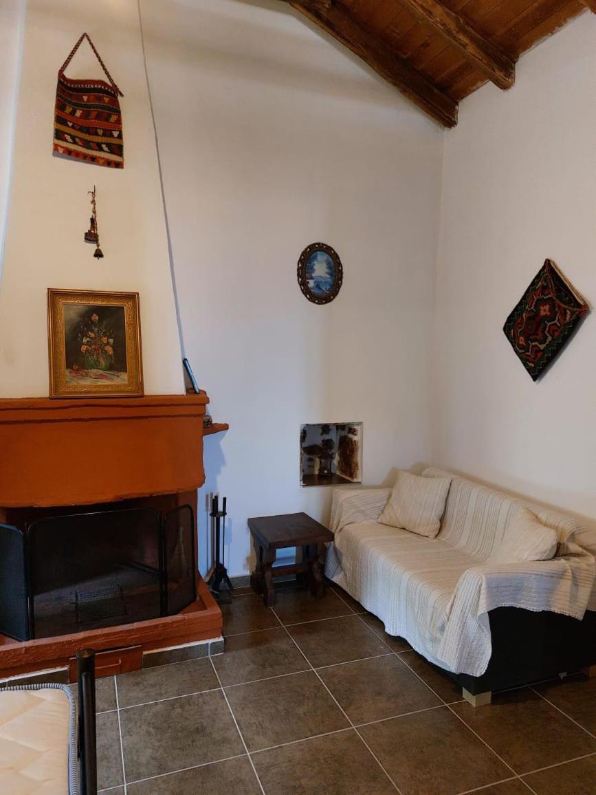 Politeika Traditional House Tirós Exteriér fotografie