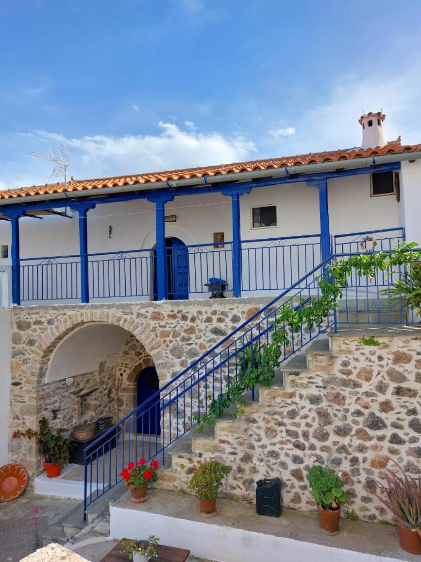 Politeika Traditional House Tirós Exteriér fotografie