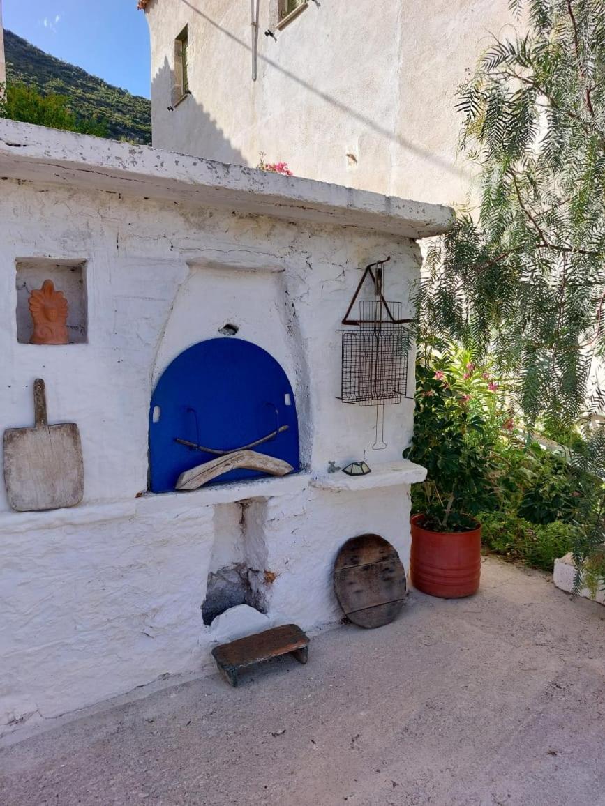 Politeika Traditional House Tirós Exteriér fotografie